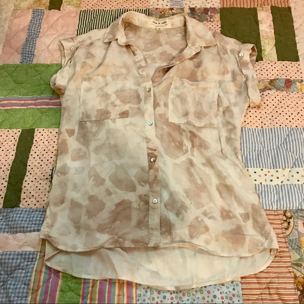 Cloth & Stone Anthropologie Stone Beige Print Button Up Top
